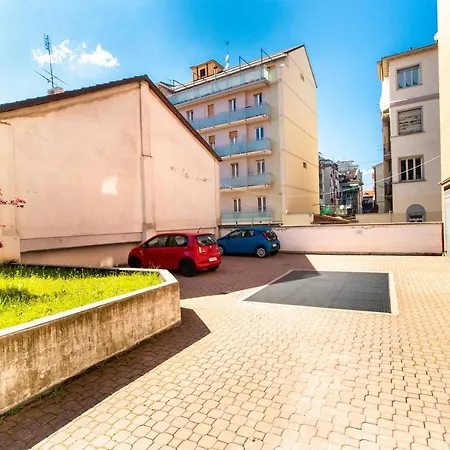 Casa Like With Parking Daire *