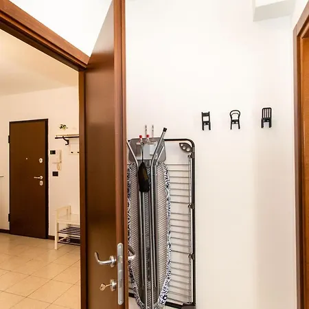 Guesthost - Casa Like With Parking * Турин