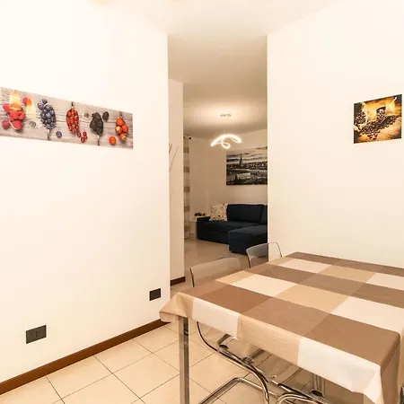 Guesthost - Casa Like With Parking