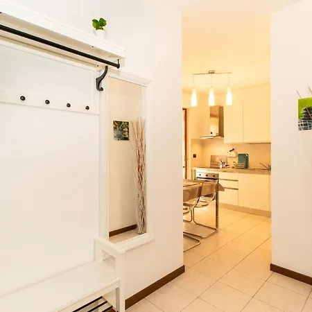 Guesthost - Casa Like With Parking Διαμέρισμα