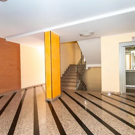 Guesthost - Casa Like With Parking * Τορίνο