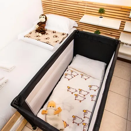 Guesthost - Casa Like With Parking